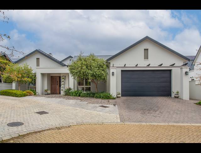 4 BEDROOM FREEHOLD FOR SALE IN LEMOENKLOOF